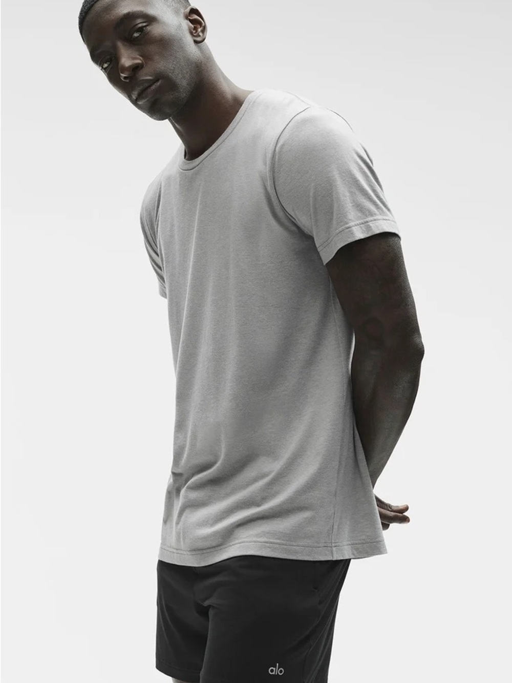 ALO Yoga Men's Triumph Tee - Crew Neck Tee in Athletic Heather Gray